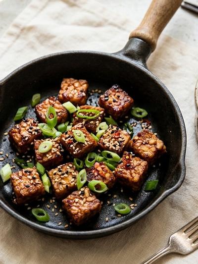 Crispy Skillet Gochujang Tempeh Bites with Sesame Dipping Sauce
